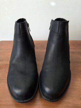 LIKE NEW BORN SHOES BLACK GENUINE LEATHER ANKLE CHELSEA BOOTS SIZE 11 WOMENS